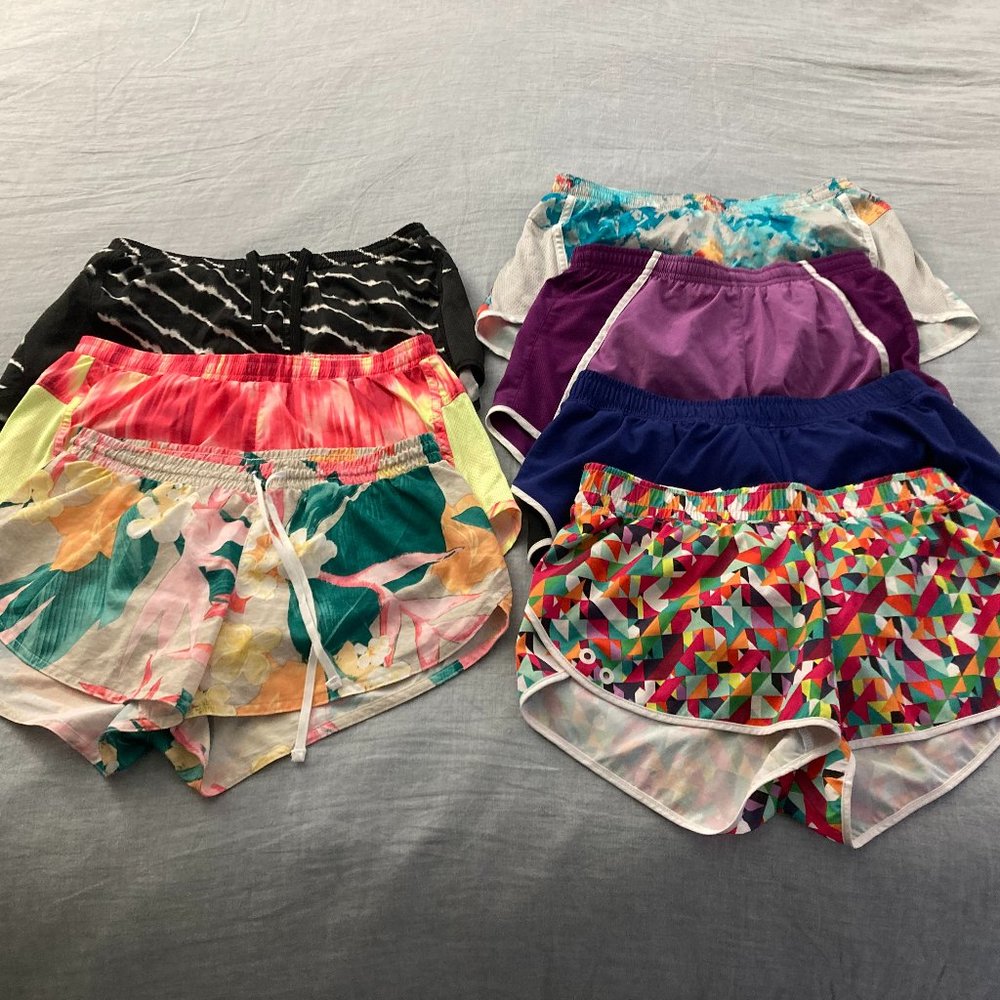 Lot of XS athletic shorts: 4 pairs